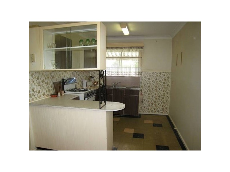 14 Close Street, Thirlmere NSW 2572