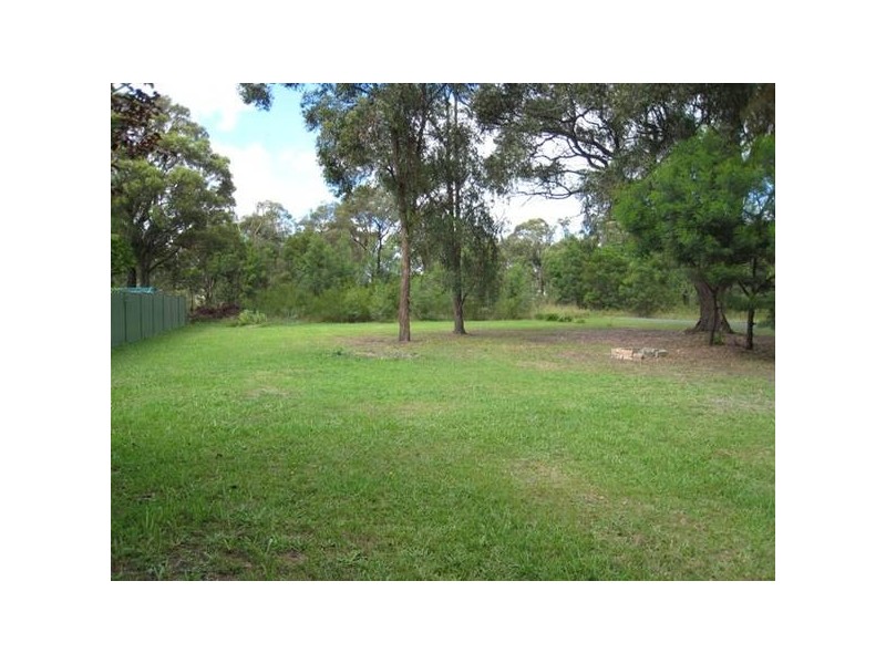 14 Close Street, Thirlmere NSW 2572