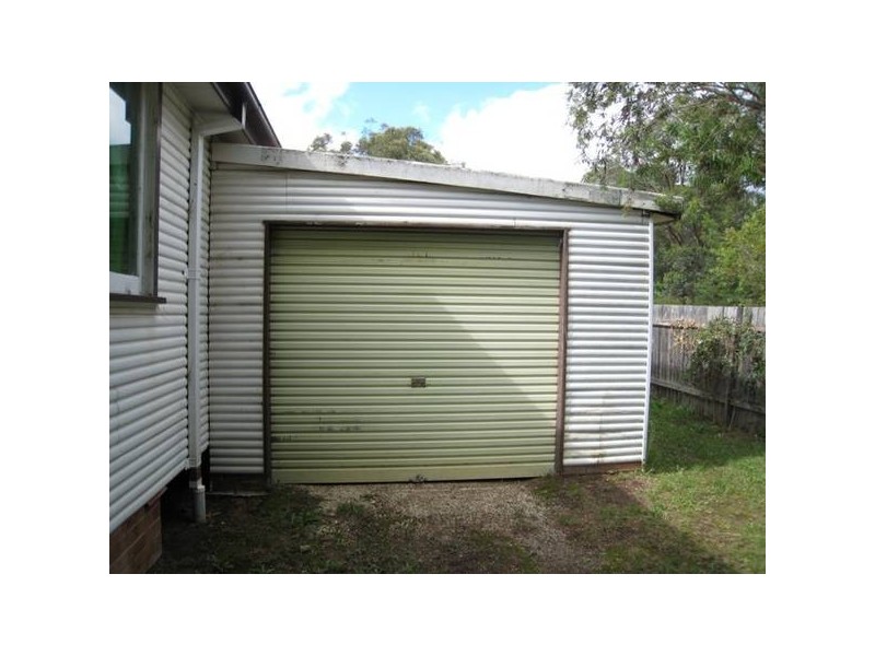 14 Close Street, Thirlmere NSW 2572