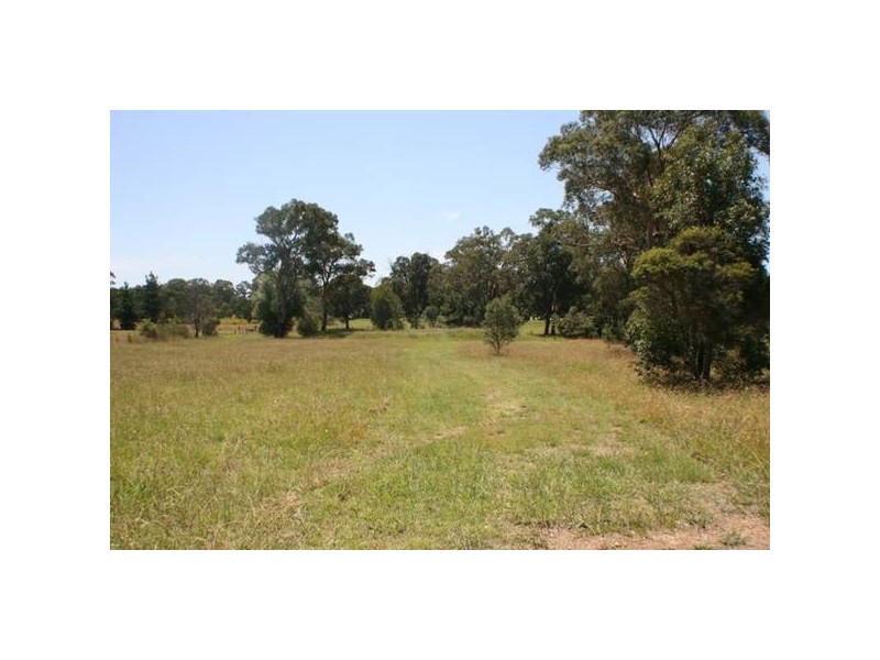 30 Oaks Road, Thirlmere NSW 2572