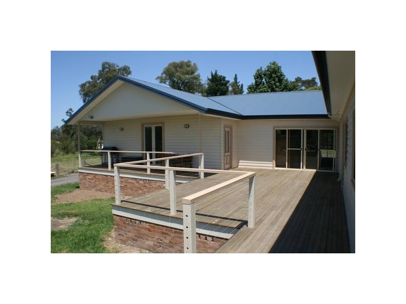 30 Oaks Road, Thirlmere NSW 2572