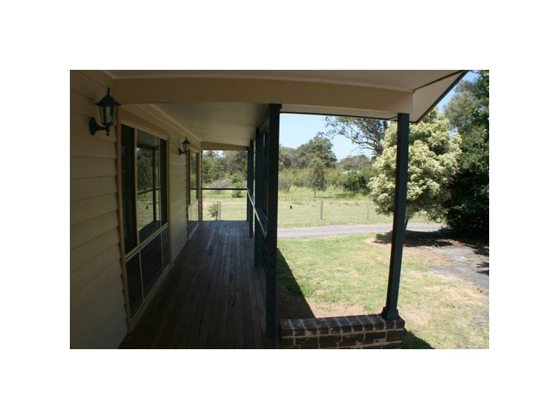 30 Oaks Road, Thirlmere NSW 2572