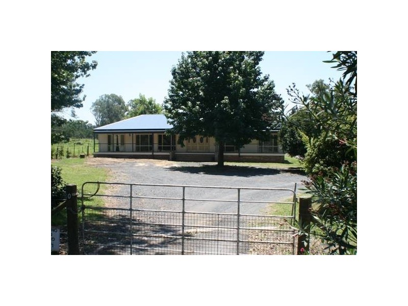 30 Oaks Road, Thirlmere NSW 2572