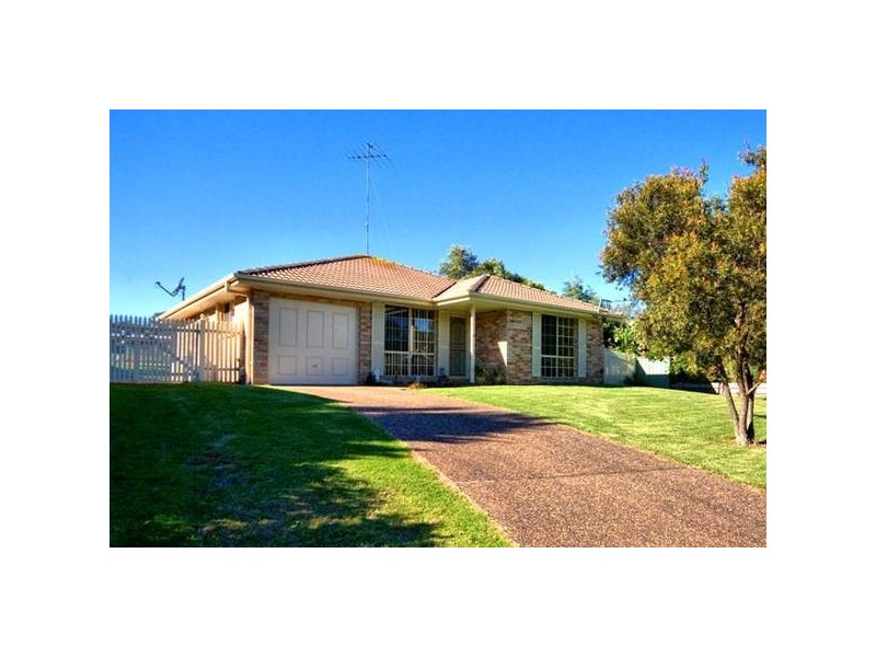 10 Westbourne Avenue, Thirlmere NSW 2572