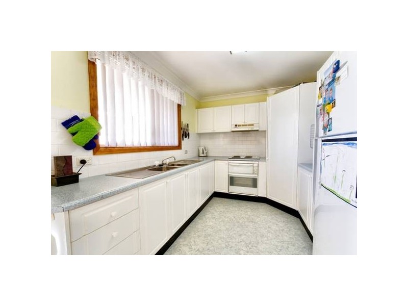 10 Westbourne Avenue, Thirlmere NSW 2572