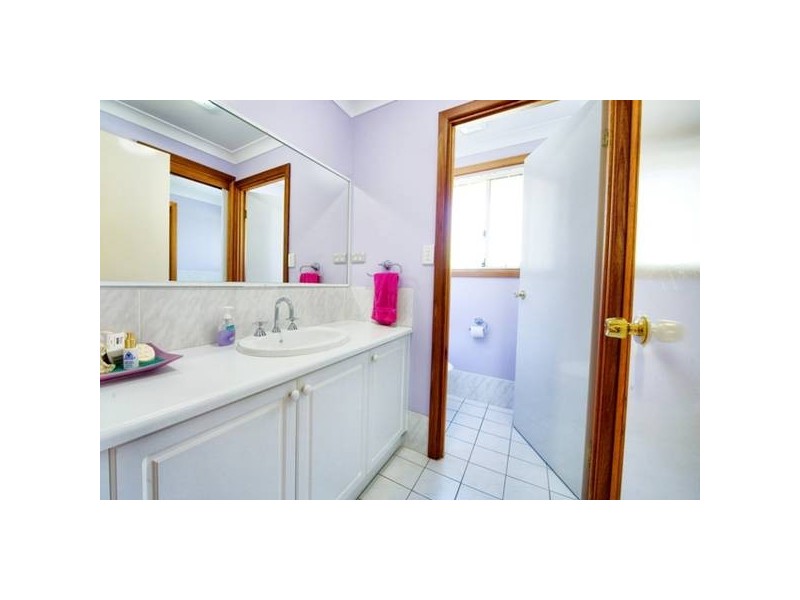 10 Westbourne Avenue, Thirlmere NSW 2572