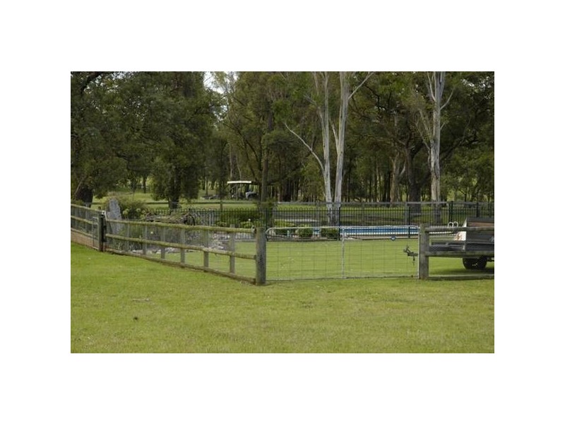 Pheasants Nest NSW 2574