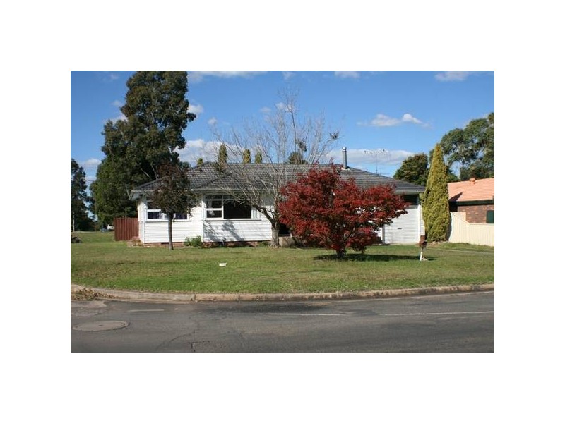 64 Westbourne Avenue, Thirlmere NSW 2572