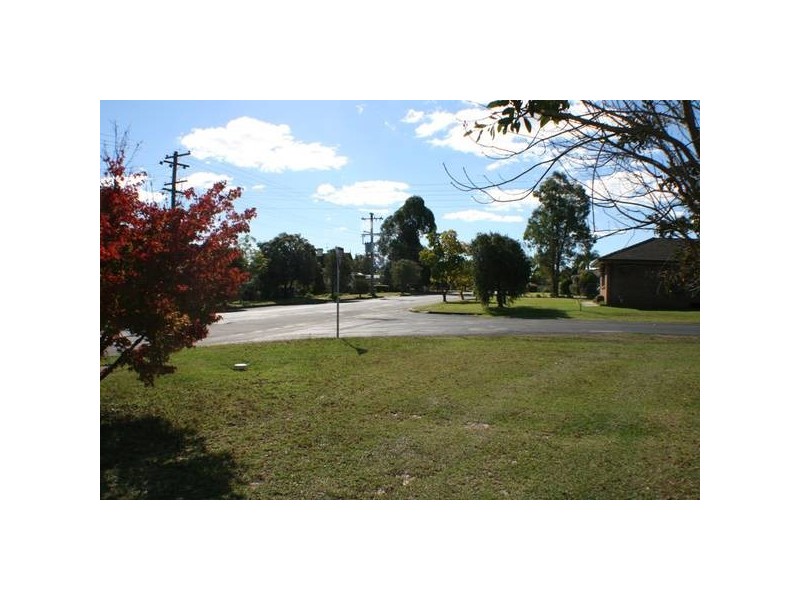 64 Westbourne Avenue, Thirlmere NSW 2572