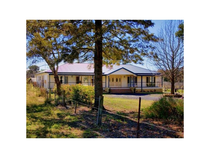 30 Oaks Road, Thirlmere NSW 2572