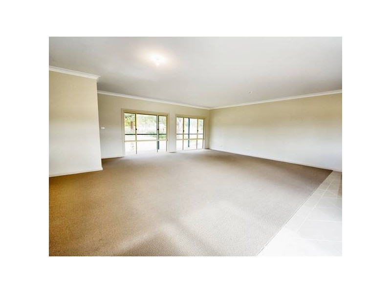 30 Oaks Road, Thirlmere NSW 2572