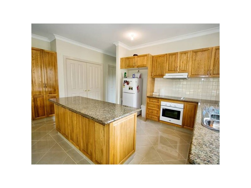 30 Oaks Road, Thirlmere NSW 2572