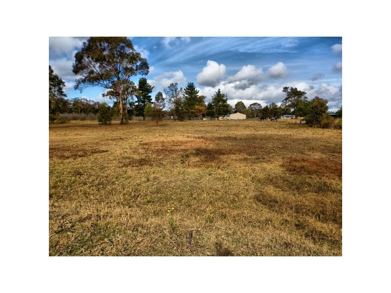 30 Oaks Road, Thirlmere NSW 2572