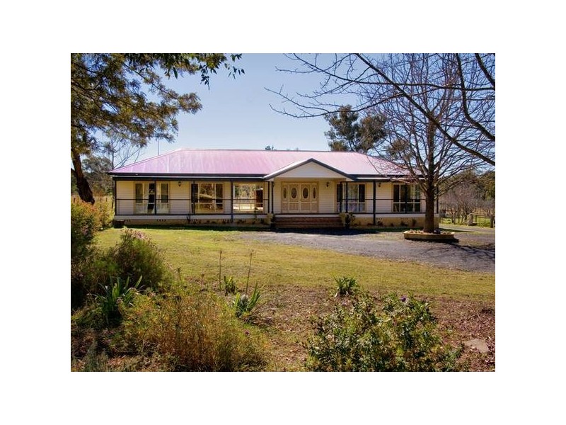 30 Oaks Road, Thirlmere NSW 2572