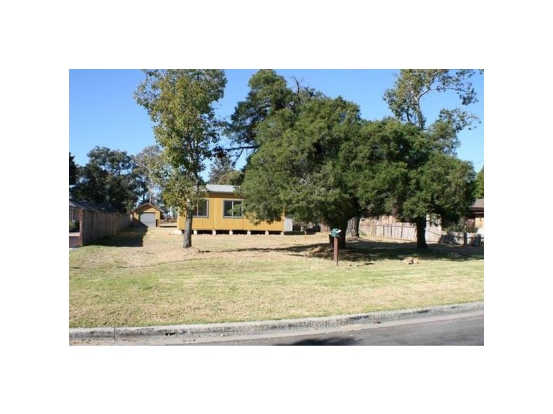 16 Milne Street, Tahmoor NSW 2573