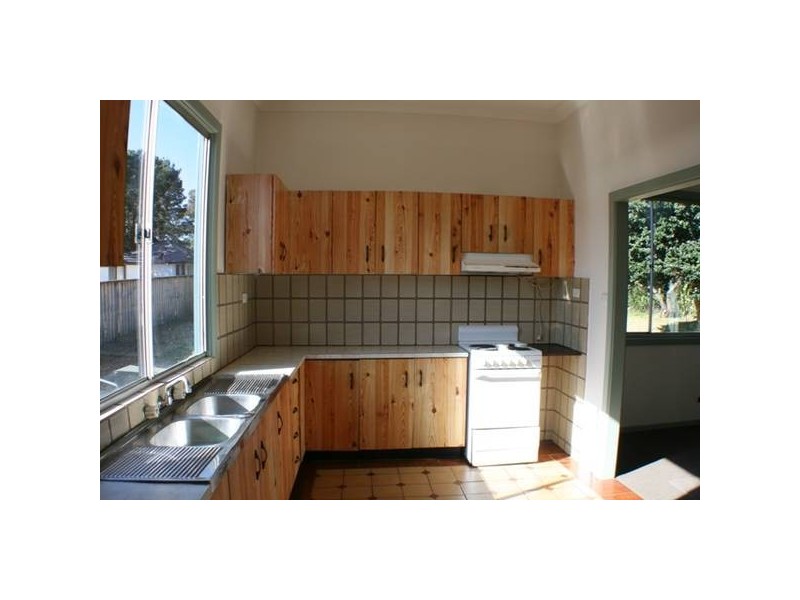 16 Milne Street, Tahmoor NSW 2573