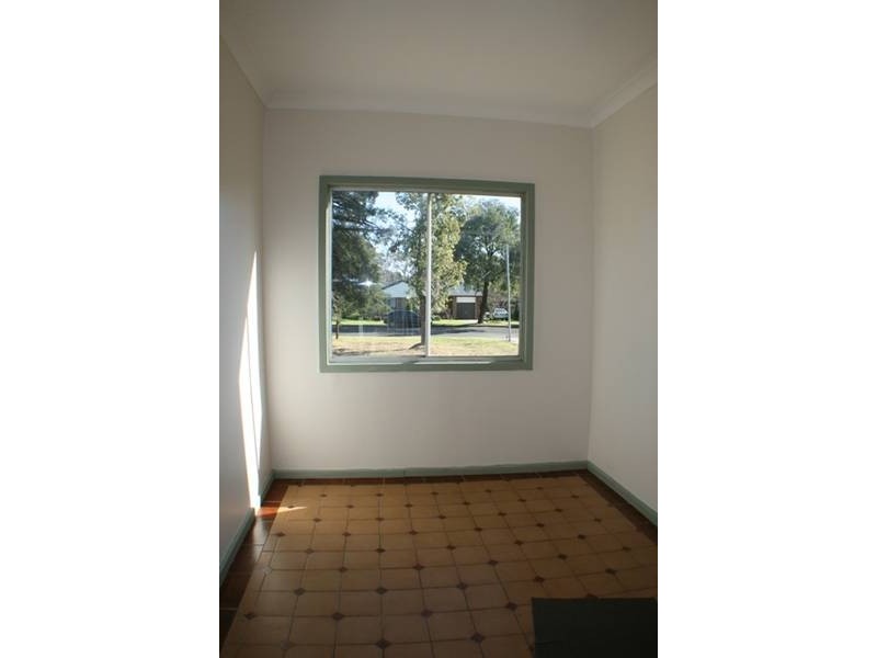 16 Milne Street, Tahmoor NSW 2573