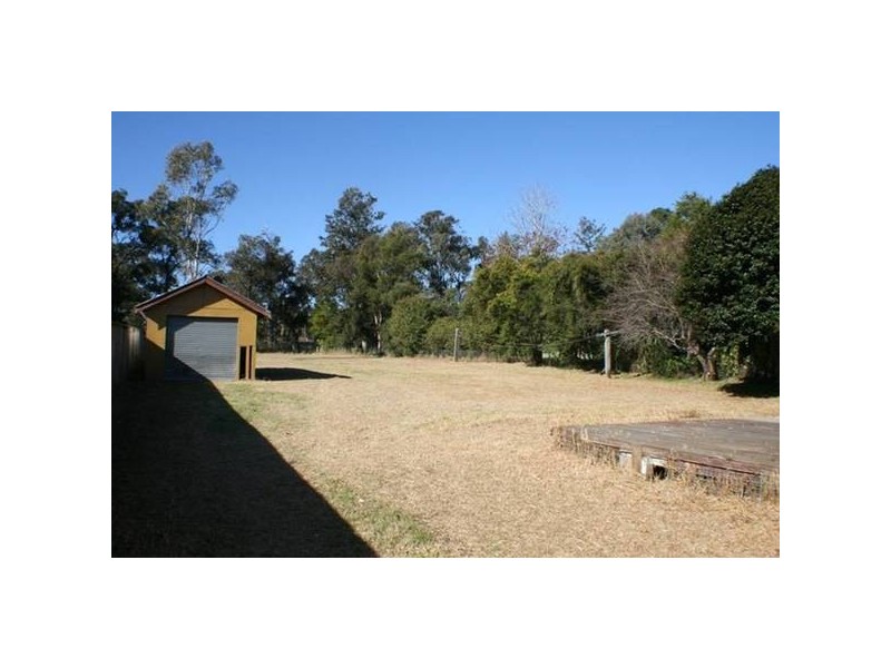 16 Milne Street, Tahmoor NSW 2573