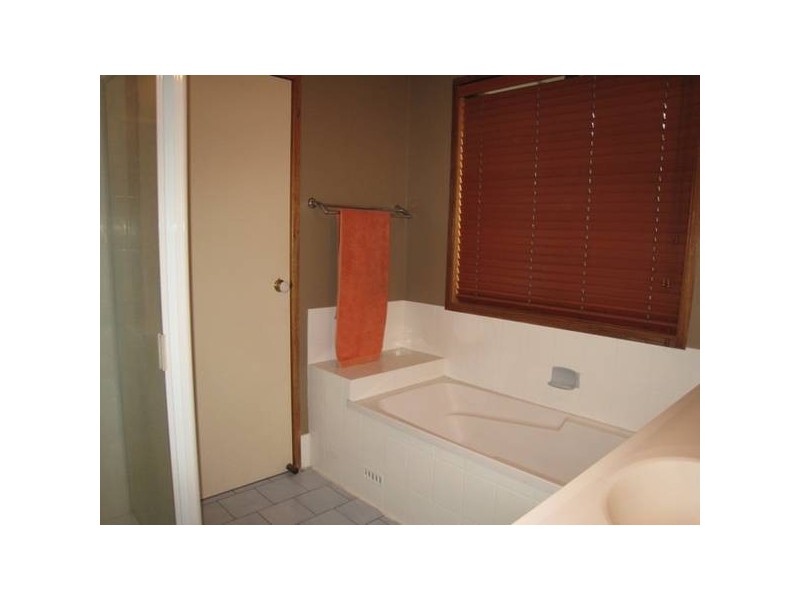 8 Western Road, Yerrinbool NSW 2575