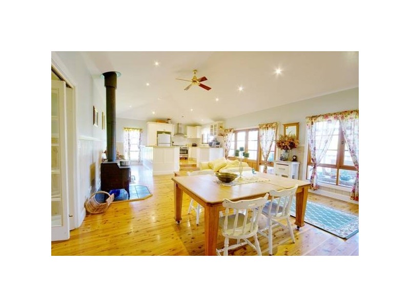 6 Dunroman Lane, Buxton NSW 2571