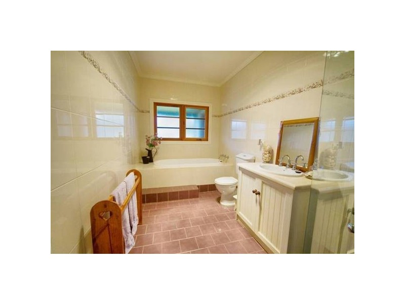 6 Dunroman Lane, Buxton NSW 2571