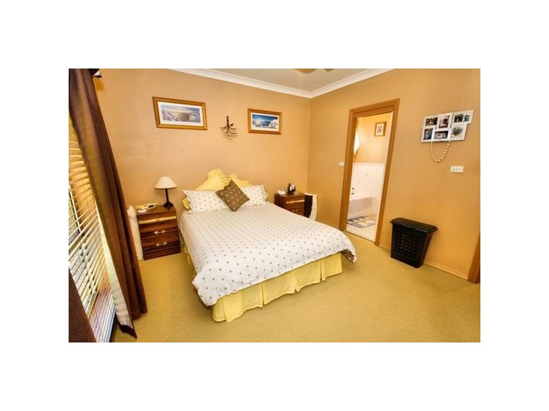 1 Ryan St, Thirlmere NSW 2572