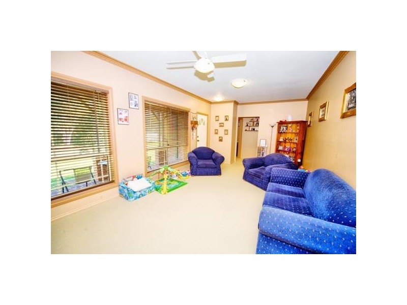 1 Ryan St, Thirlmere NSW 2572