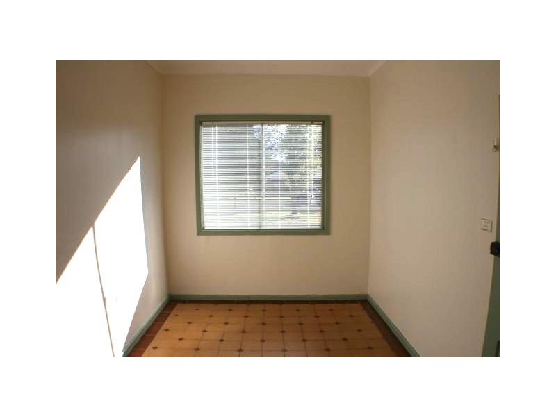 16 Milne Street, Tahmoor NSW 2573