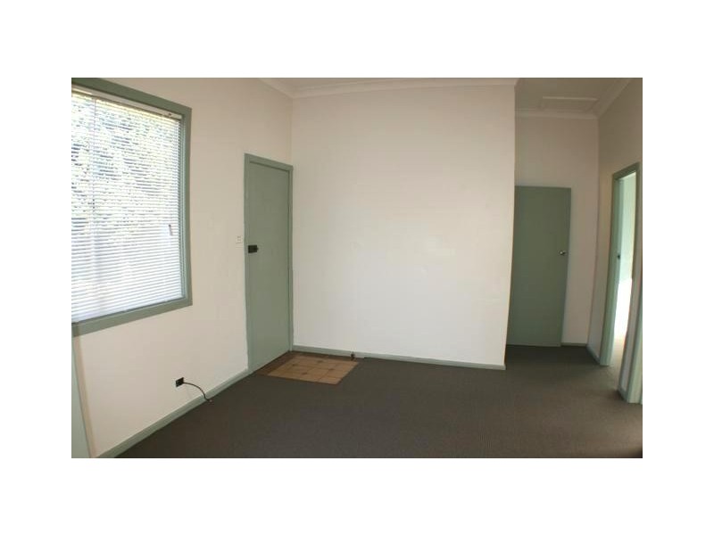 16 Milne Street, Tahmoor NSW 2573