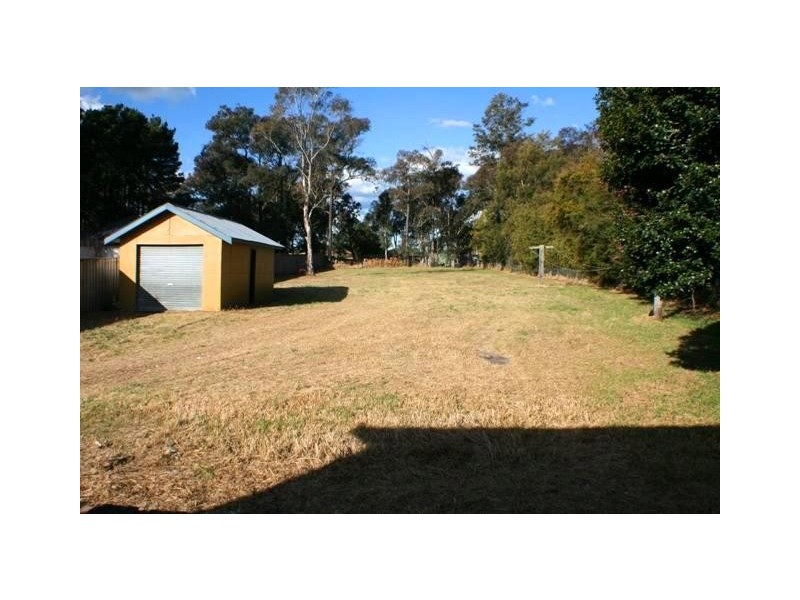 16 Milne Street, Tahmoor NSW 2573