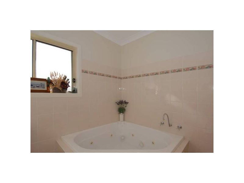 4A Antill Street, Thirlmere NSW 2572