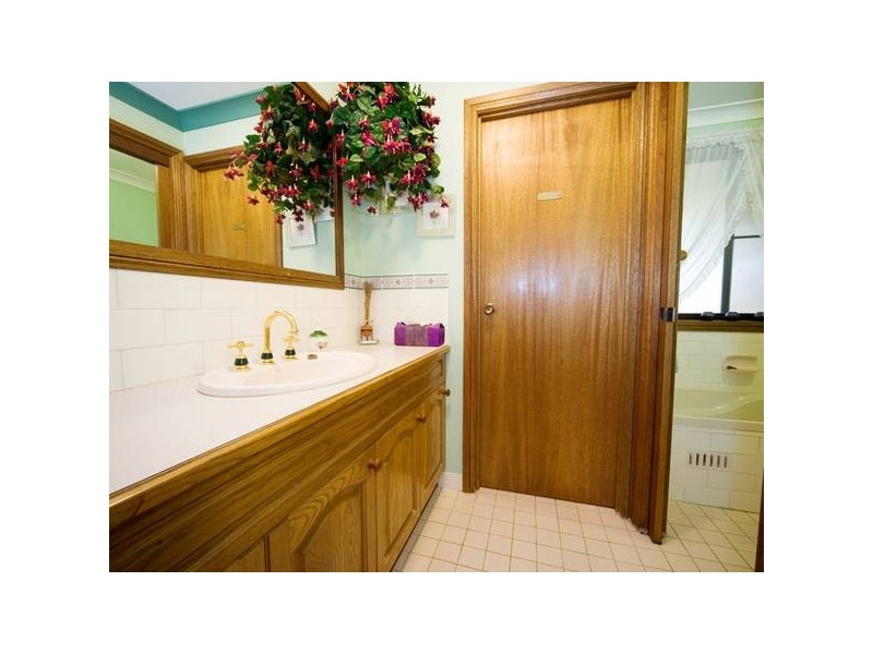 11 Marsh Place, The Oaks NSW 2570