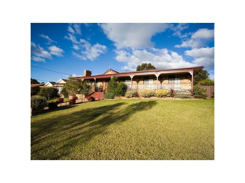 11 Marsh Place, The Oaks NSW 2570