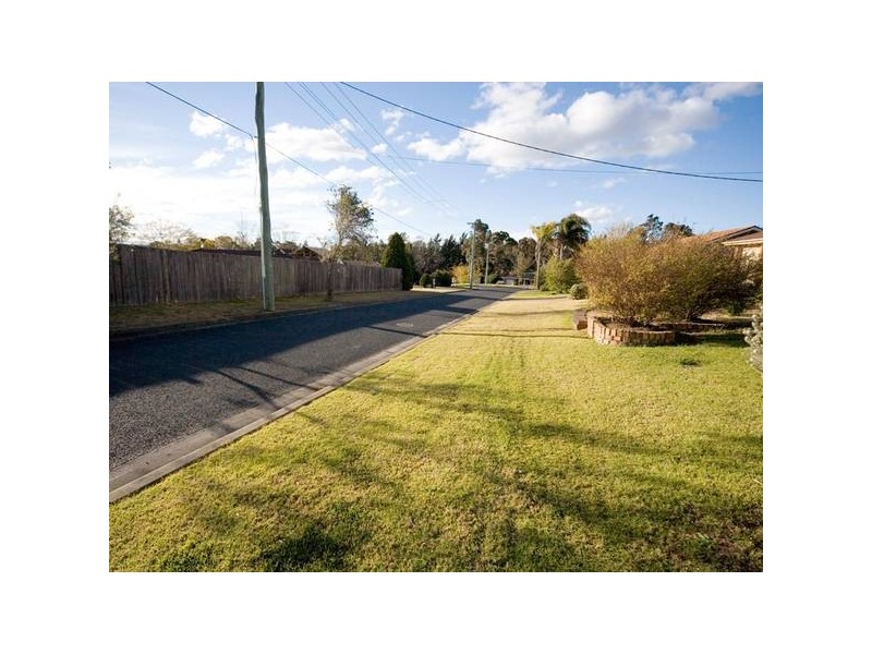 11 Marsh Place, The Oaks NSW 2570