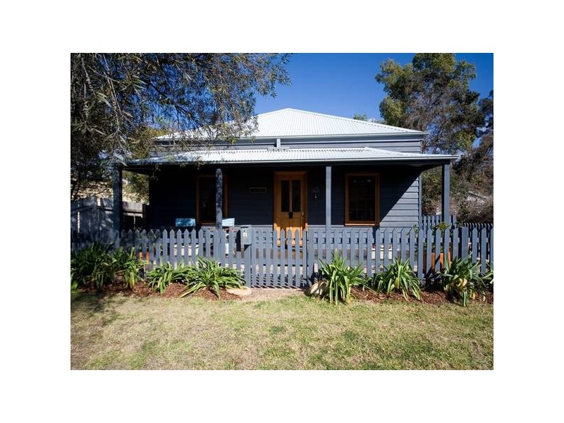 13 Campbell Street, Picton NSW 2571