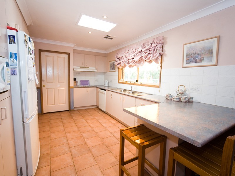 16 Jarvisfield Road, Picton NSW 2571
