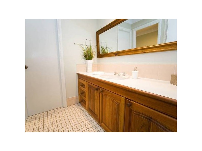 10 Wilton Street, Thirlmere NSW 2572