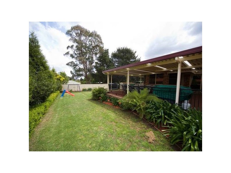 6 Windsor Place, Bargo NSW 2574