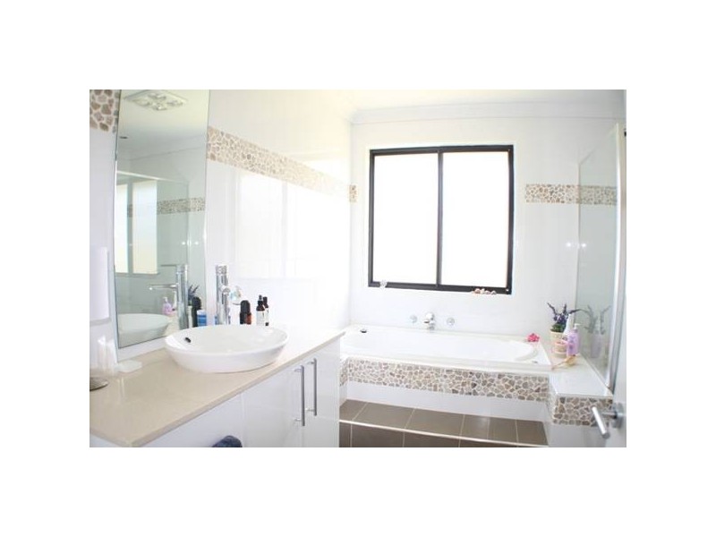 6 Hereford Way, Picton NSW 2571