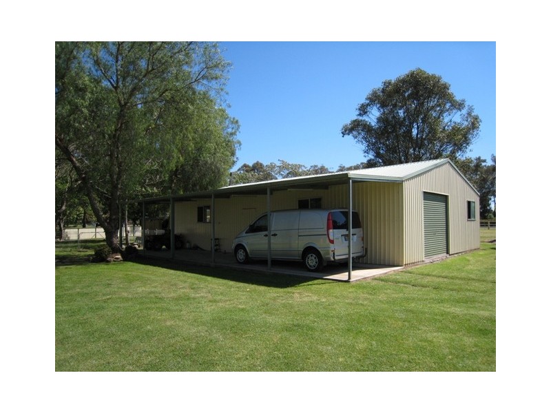 325 Oaks Road, Thirlmere NSW 2572