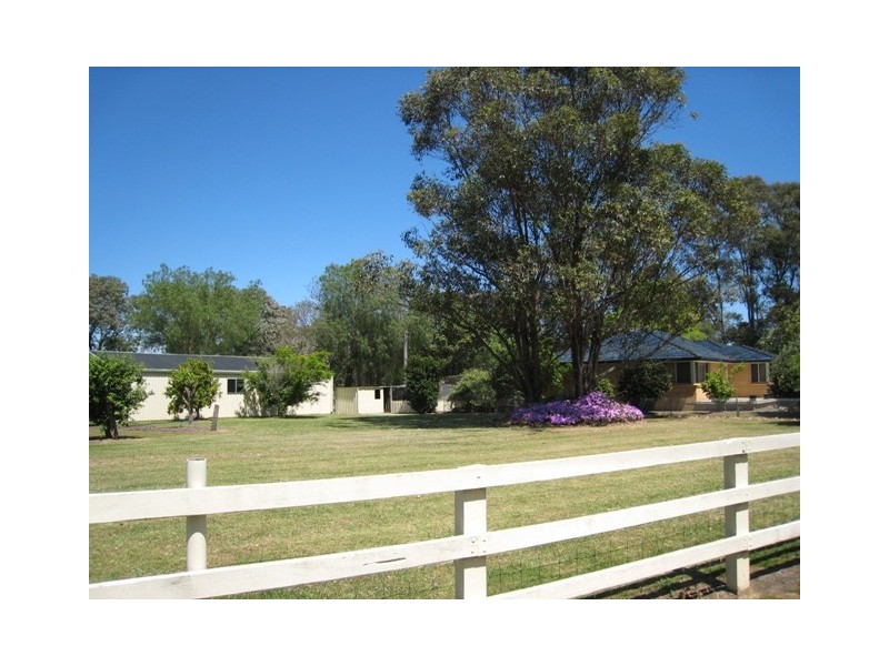 325 Oaks Road, Thirlmere NSW 2572