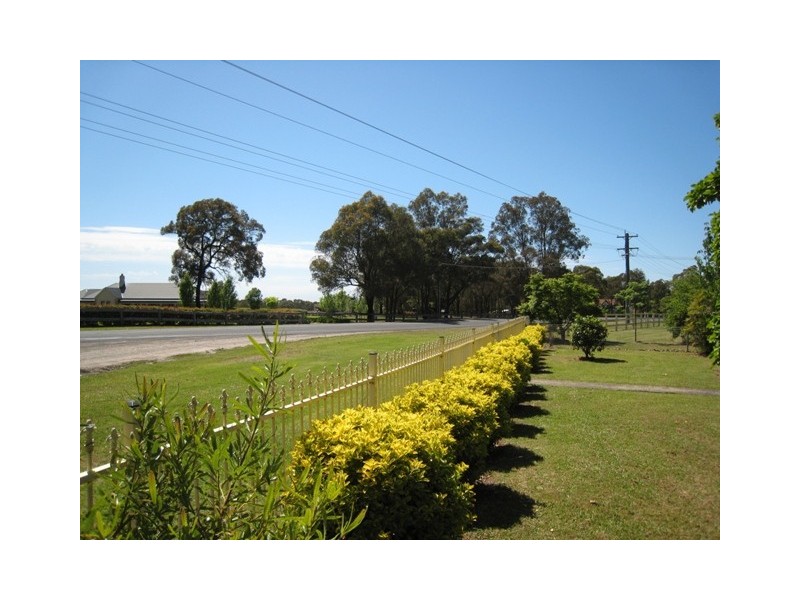 325 Oaks Road, Thirlmere NSW 2572