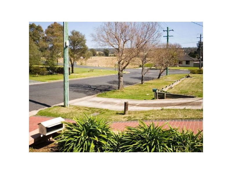 19B Edward Street, The Oaks NSW 2570