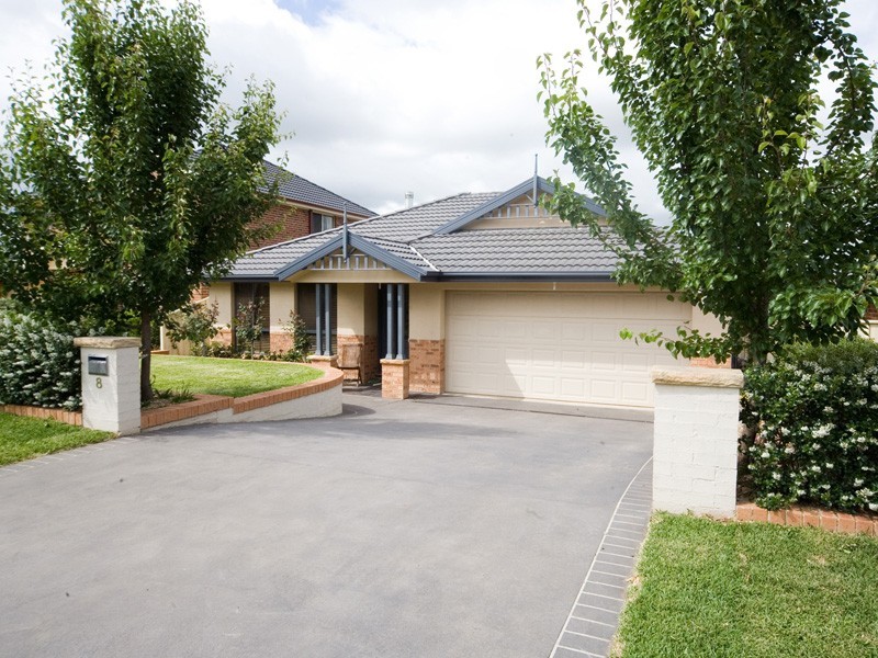 8 Ayrshire Gardens, Picton NSW 2571