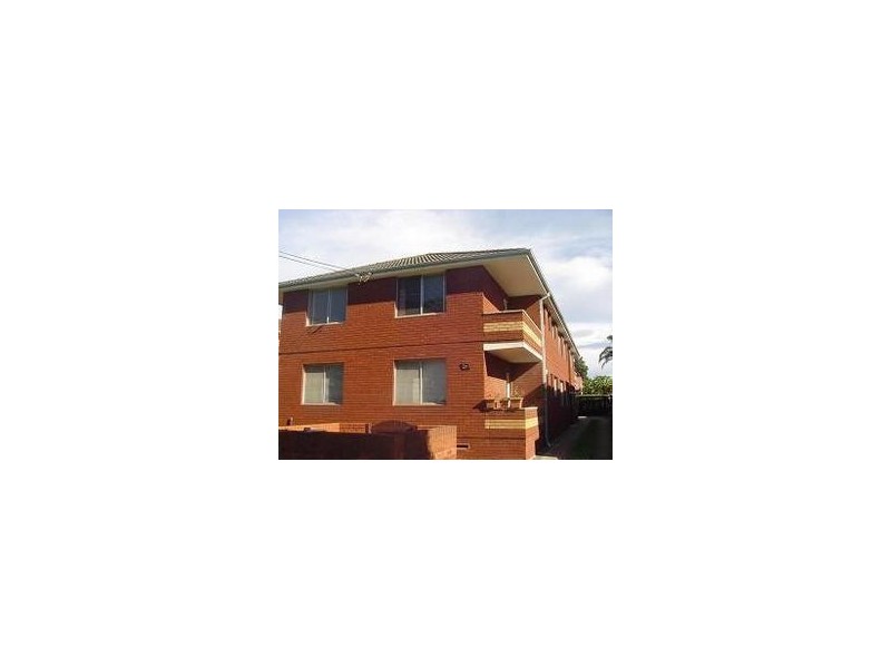 2/27 Hampton Street, Croydon Park NSW 2133