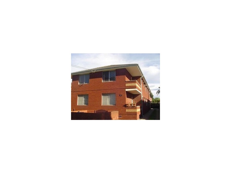 2/27 Hampton Street, Croydon Park NSW 2133