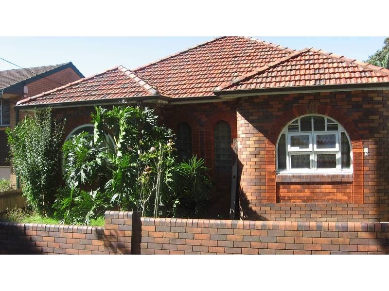 8 Federal Ave, Ashfield NSW 2131