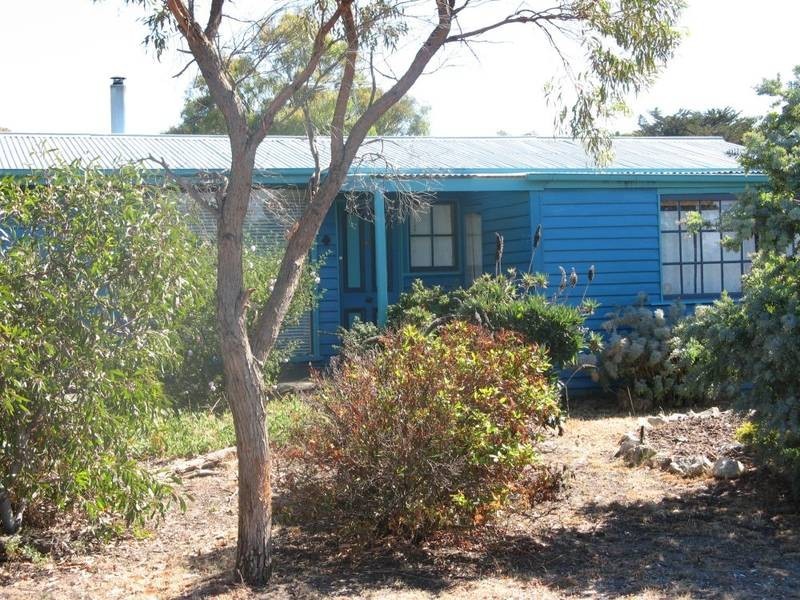 16 Erle Street, Carlton River TAS 7173