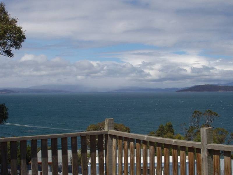6 Pine Court, Primrose Sands TAS 7173