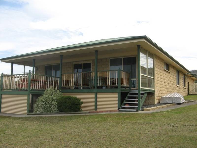 99 Arthur Highway, Dunalley TAS 7177